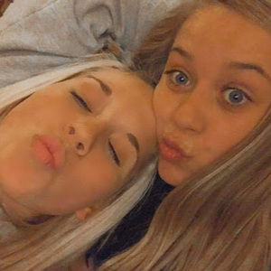 Meet your Posher, Chloe